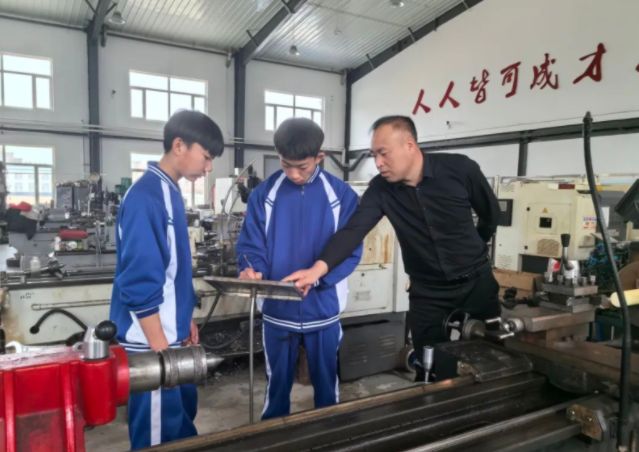 探究归纳本质点评将学生的道德实践才能纳入考核范围 探究归纳本质点评将学生的道德实践才能纳入考核范围