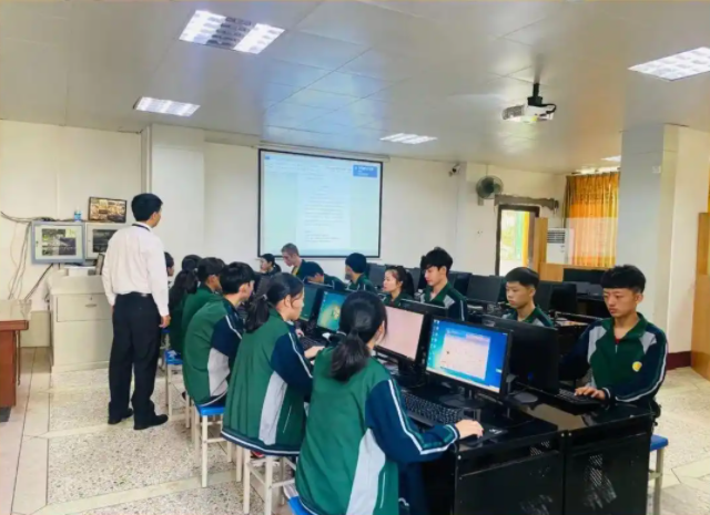 施行定制式交融为残疾学生供给技能培养工作转衔工作支撑 施行定制式交融为残疾学生供给技能培养工作转衔工作支撑