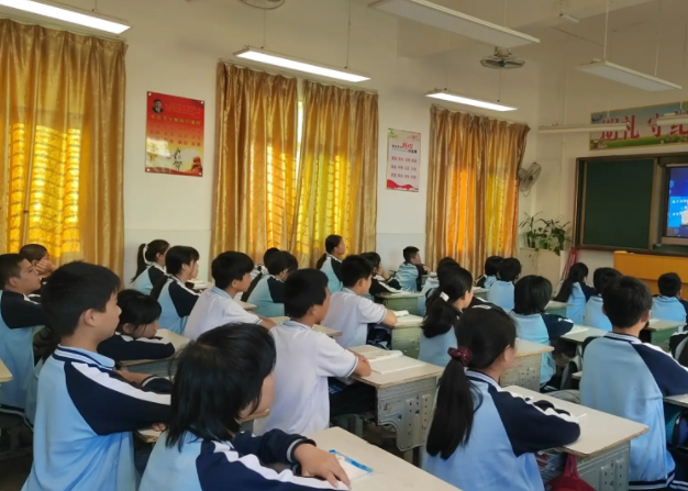 沟通与支撑体系会深度分析每位学生的错题散布与作答进程 沟通与支撑体系会深度分析每位学生的错题散布与作答进程