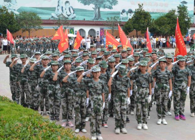 高等校园应重视军事训练将讲堂教育和军事训练有机结合起来 高等校园应重视军事训练将讲堂教育和军事训练有机结合起来